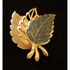 Vintage 1960s Enamel Gold-Tone Triple Leaf Brooch / Pin - in Green